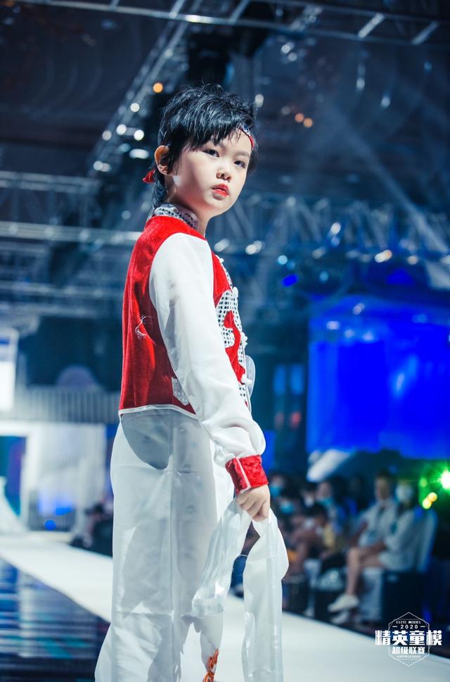 童星黄添逸获得2020精英童模超级联赛全球总决赛d组季军 - 姚瑶童星